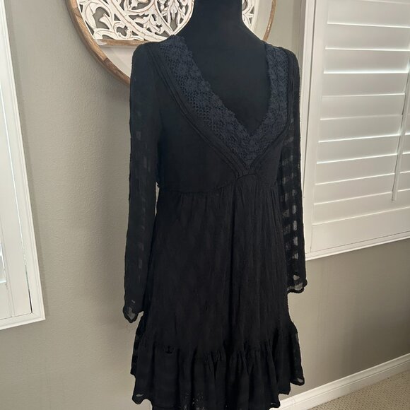 Free People Lace Dress Black Flare Sleeve Deep V Boho Open Back Gothcore SZM - Picture 4 of 11